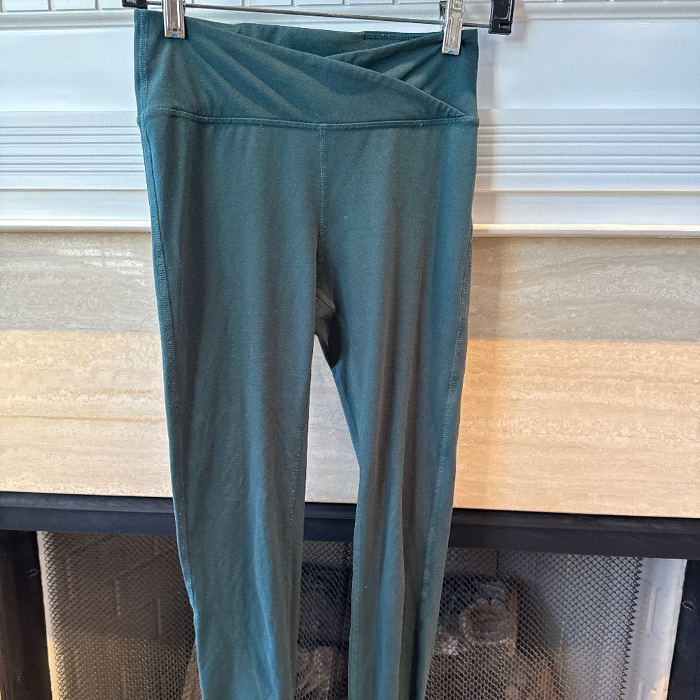 Gilly Hicks Yoga Pants